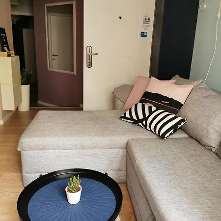 Nest 招待所 *